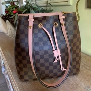 Louis Vuitton Neonoe Bucket Bag